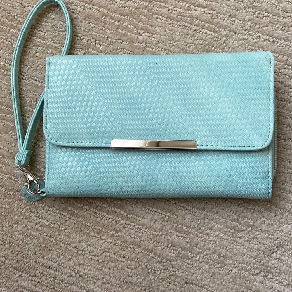 Mundi Leather Wallet Wristlet, Mint Green.